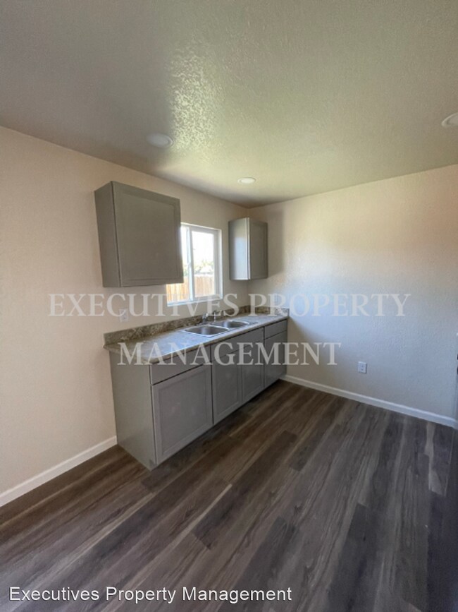 Building Photo - 2 br, 1 bath House - 1690 Stretch Rd