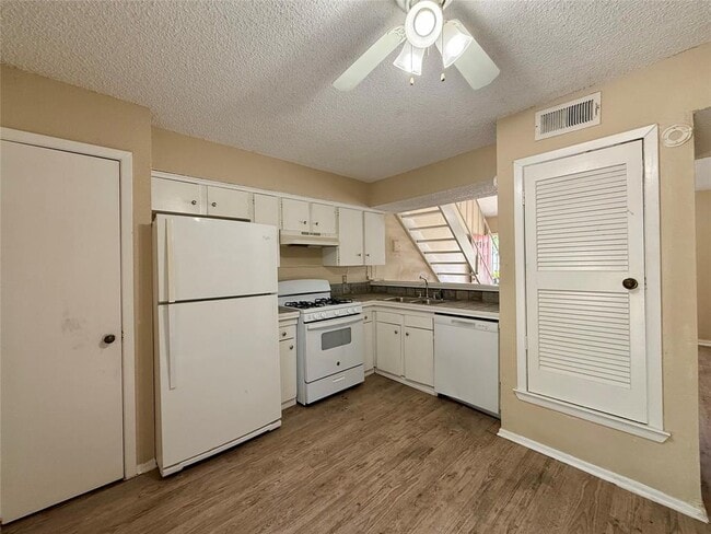 Foto del edificio - 3448 Willowrun Dr