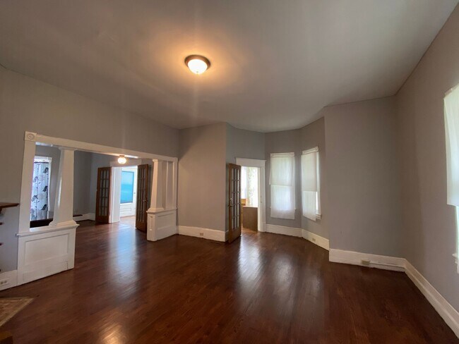 Foto del edificio - 9 Bed 5 Bath Historic Home - Commercial Use