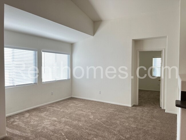 Building Photo - Scripps Ranch, 10326 Scripps Poway Parkway #28 - Close to shopping and easy access to the freeway!