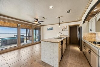 Building Photo - 18409 Shore Dr