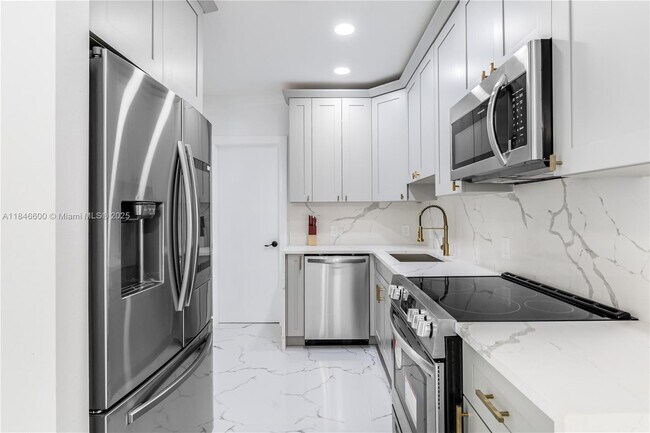 Foto del edificio - 2431 SW 19th St