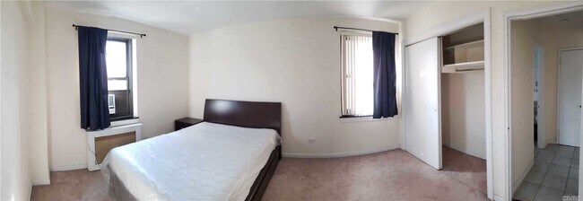 Building Photo - 211-5 75th Ave