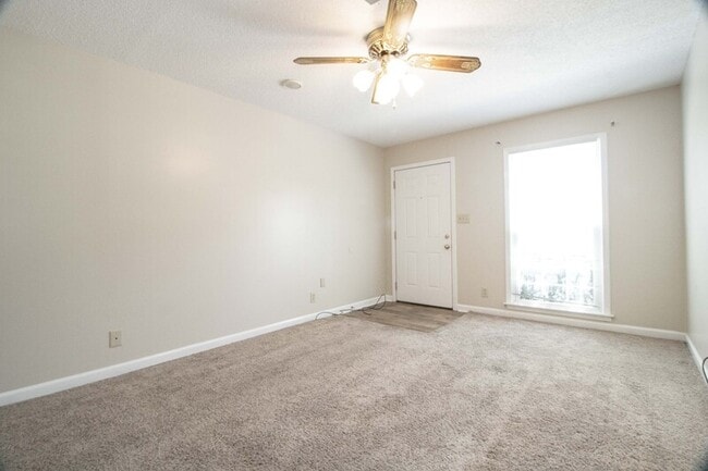 Foto del edificio - 3059 Woody Ln