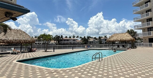Building Photo - 1600 S Ocean Dr