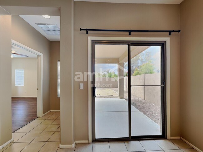 Foto del edificio - 2567 W Amber Sun Dr