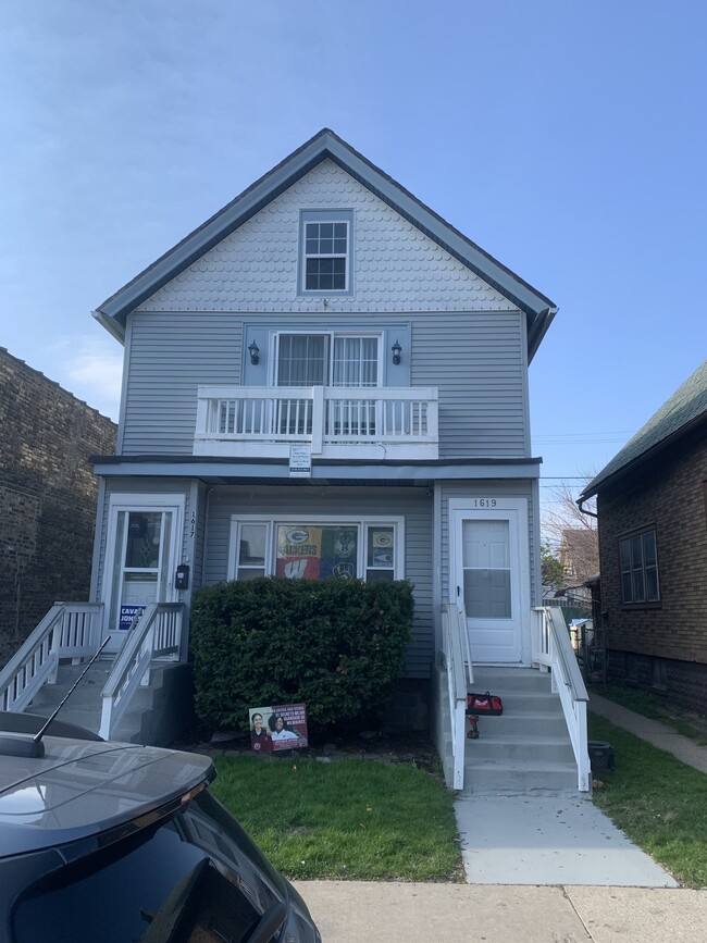 Building Photo - 1617 W Mitchell St
