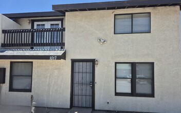 Building Photo - 1017 N 6th Ave