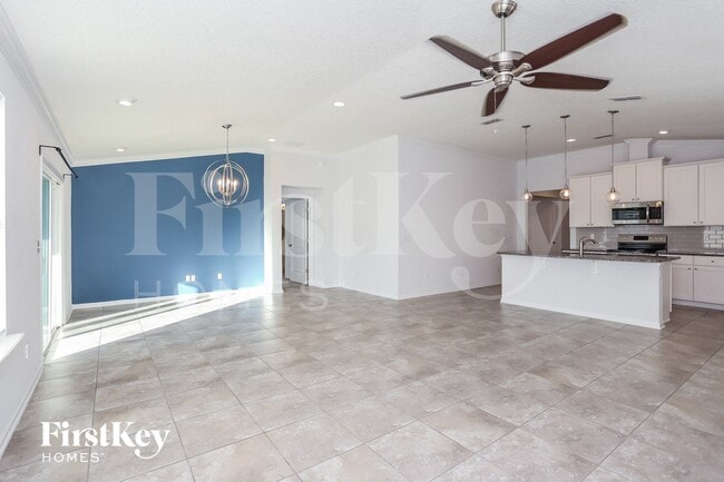 Building Photo - 15646 Chir Pine Dr