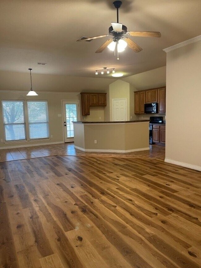 Building Photo - Beautiful 3/2 in Westover Village