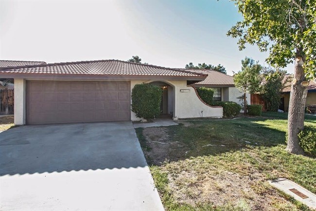 Building Photo - 40719 Via Nuevo