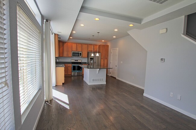 Foto del edificio - 5 bed 3.5 bath home in the Meadows