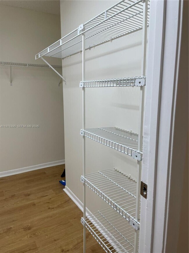 Building Photo - 1400 SW 124th Terrace