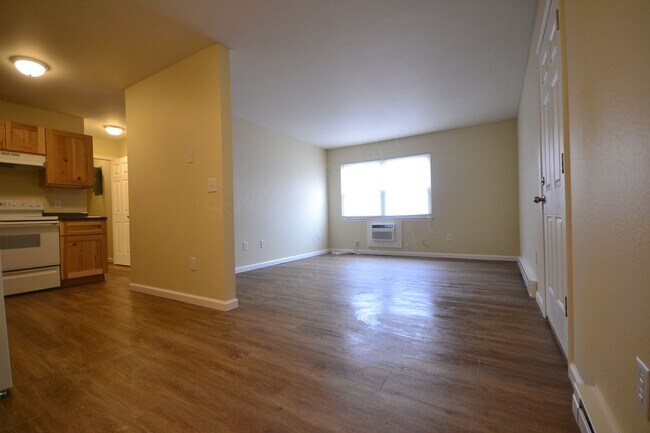 Building Photo - Marshfield Apartments