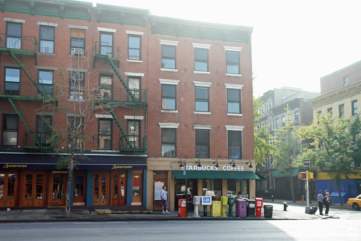 Foto del edificio - 682 9th Ave