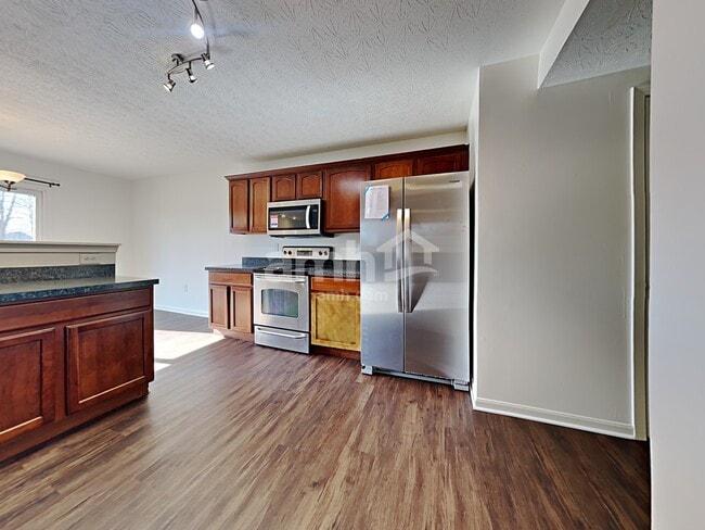 Foto del edificio - 7797 Highbrook Dr