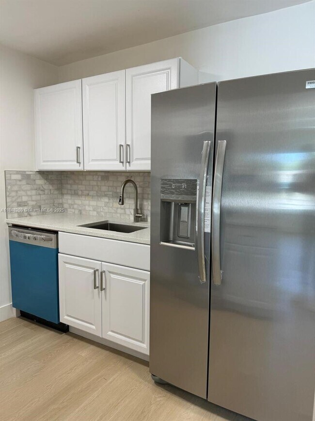 Foto del edificio - 4863 SW 44th Ter