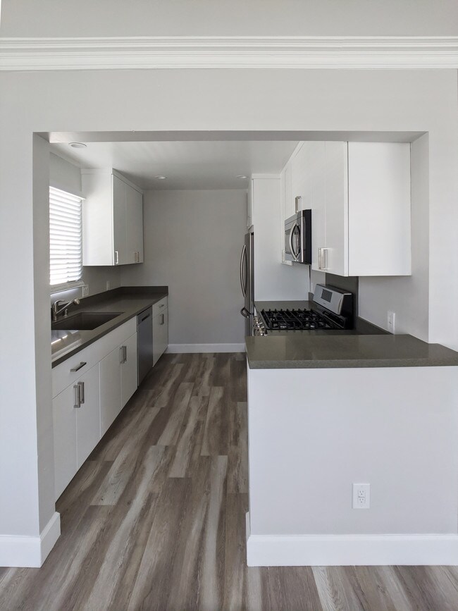 Cocina - 458 S Oakhurst Dr