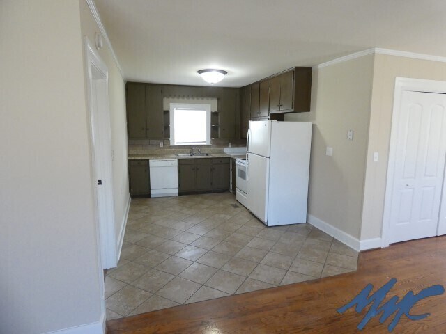 Foto del edificio - 1318 N Tennessee Blvd