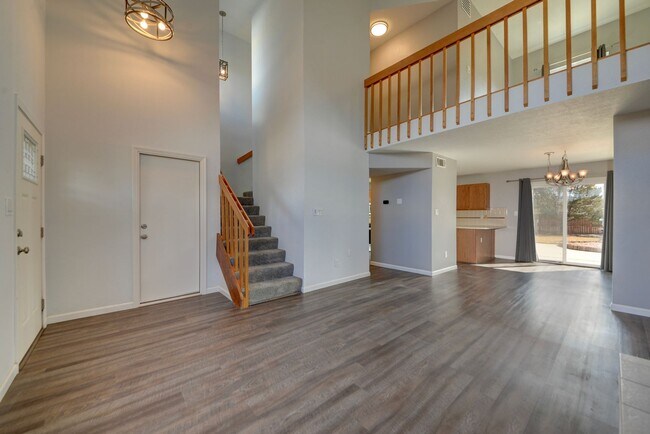 Building Photo - Amazing 3 Bedroom on Westside Centrally Located!