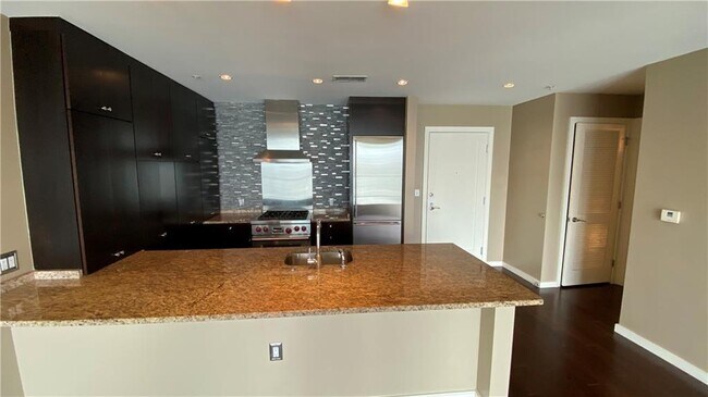 Foto del edificio - 3325 Piedmont Rd NE