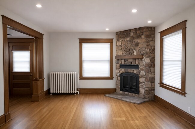 Building Photo - Beautiful 6 SFH- Fenced Yard- Garage- Hamline Midway quiet neighborhood for June 1 move in!
