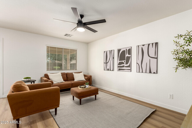 Foto del edificio - 479 E Dragon Springs Dr