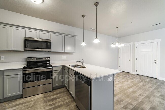 Foto del edificio - 690 Emery Ln