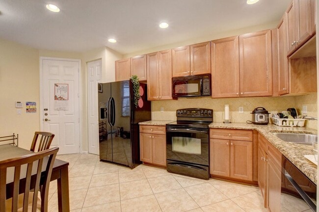 Foto del edificio - 16089 Poppy Seed Cir