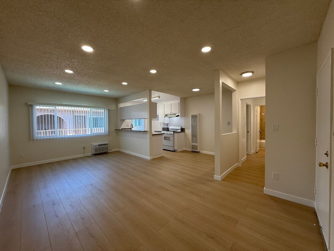 Foto principal - 5461 Kester Ave