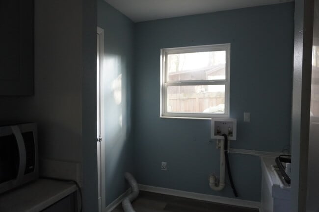 Building Photo - Andelijno Duplex Home