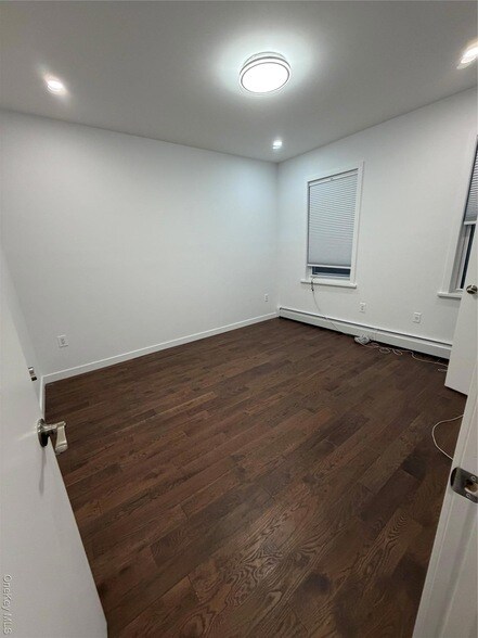 Foto del edificio - 609 Ovington Ave