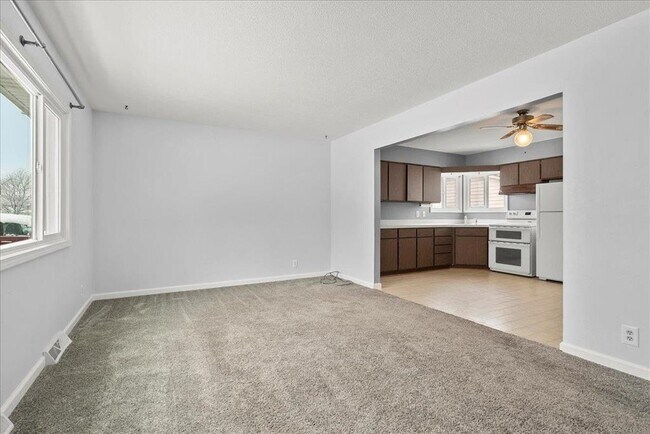 Building Photo - 1417 Starview Dr