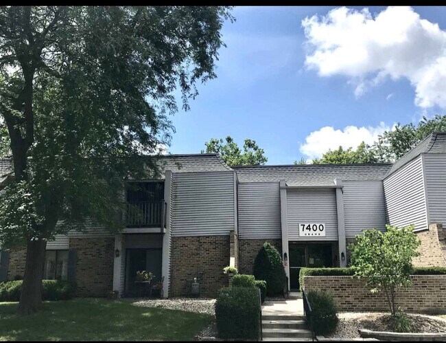 Building Photo - 7400 Grand Ave
