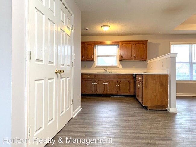 Building Photo - 3 br, 2 bath House - 1820 Harbor Dr.