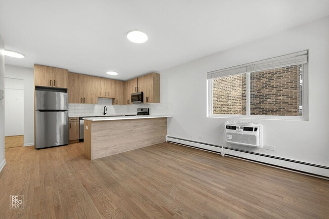 Foto del edificio - 7359 N Winchester Ave