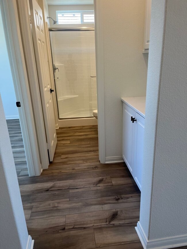 Building Photo - Lake Elsinore 5 Bedroom
