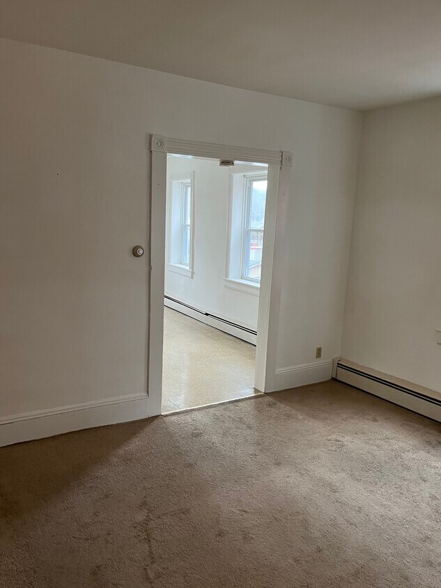 Foto del edificio - 422 W 3rd St