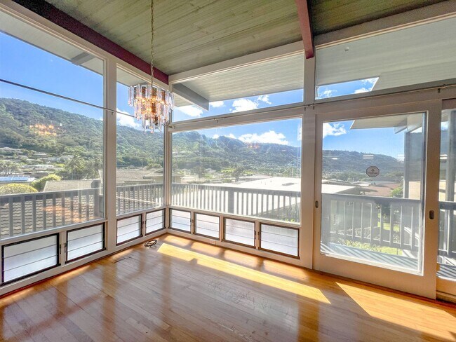 Building Photo - 3BR / 2Bath - Home in Manoa!