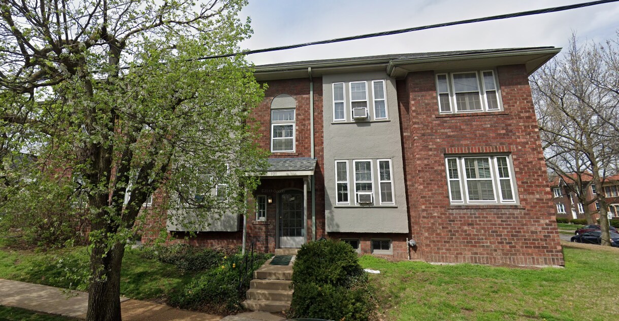 Primary Photo - 921 De Mun Ave