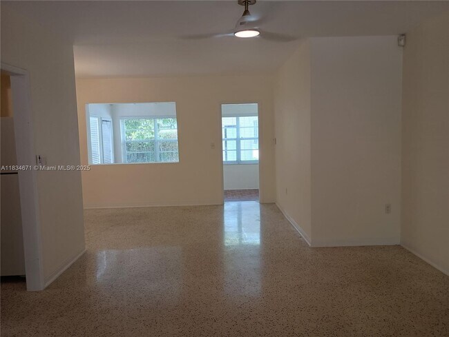Foto del edificio - 1225 S Biscayne Point Rd
