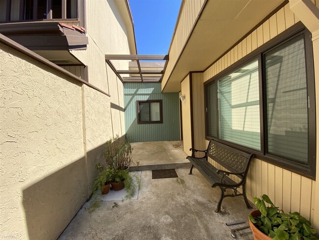 Building Photo - 3 br, 3 bath Townhome - 6931 Camino Pacheco