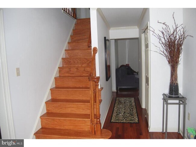 Foto del edificio - 5 Fox Chase Ln