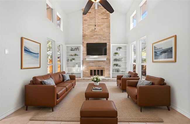 Foto del edificio - 4107 Ridgeline Dr