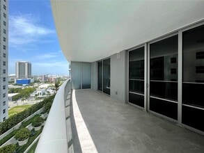 Building Photo - 488 NE 18th St