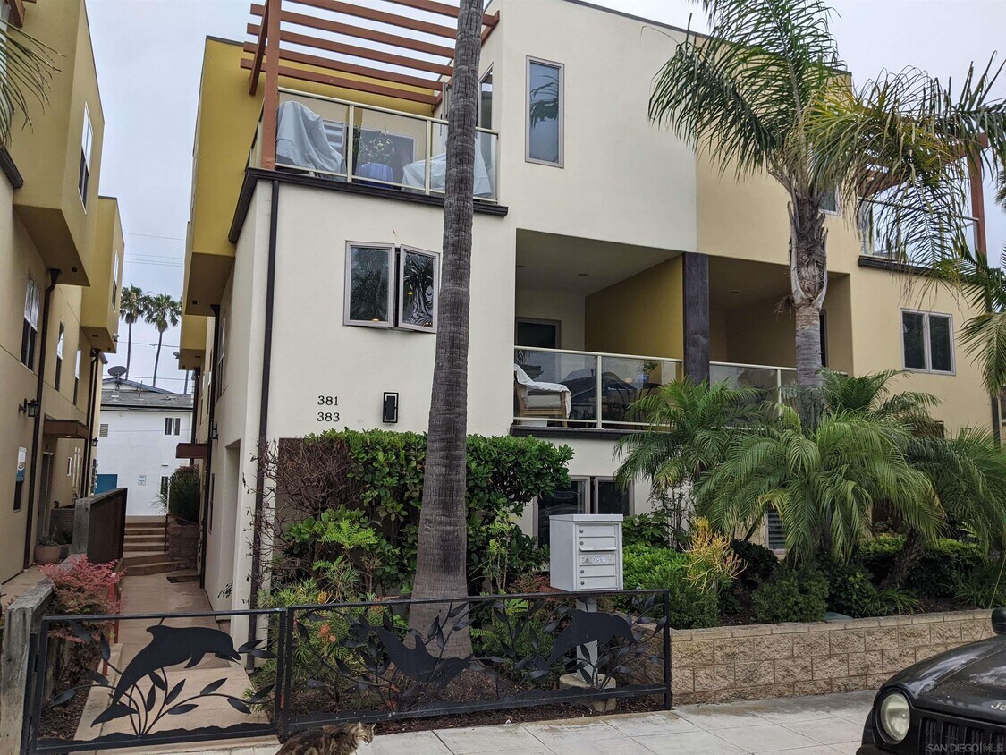Foto principal - 381 Bonair St