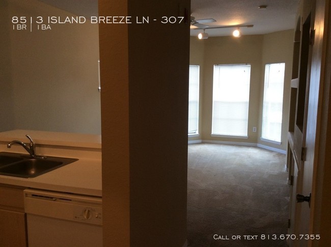 Building Photo - 8513 Island Breeze Ln