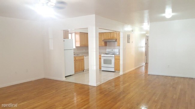 Foto del edificio - 145 Bay 23Rd St