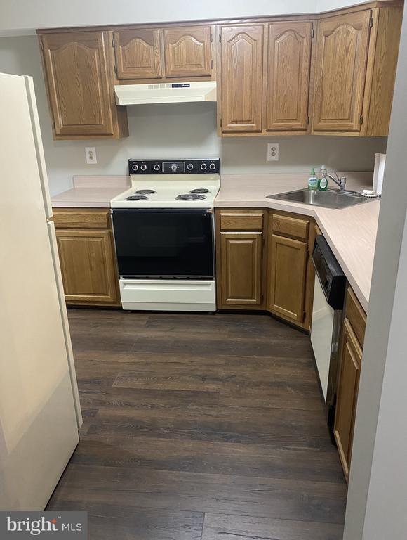 Building Photo - 213 Allens Ln