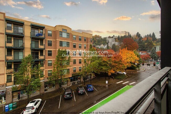 Building Photo - Premiere Condo Living in Portland – 1 Bedr...